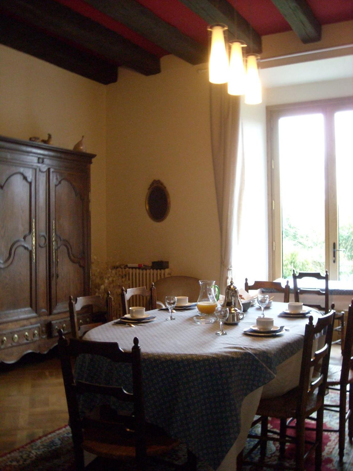 La Tour Des Laudes Bed & Breakfast Breuil-Barret Екстериор снимка