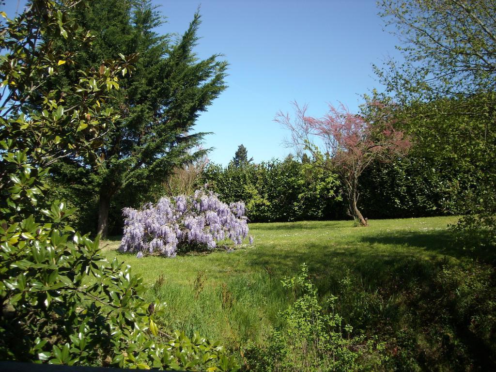 La Tour Des Laudes Bed & Breakfast Breuil-Barret Стая снимка
