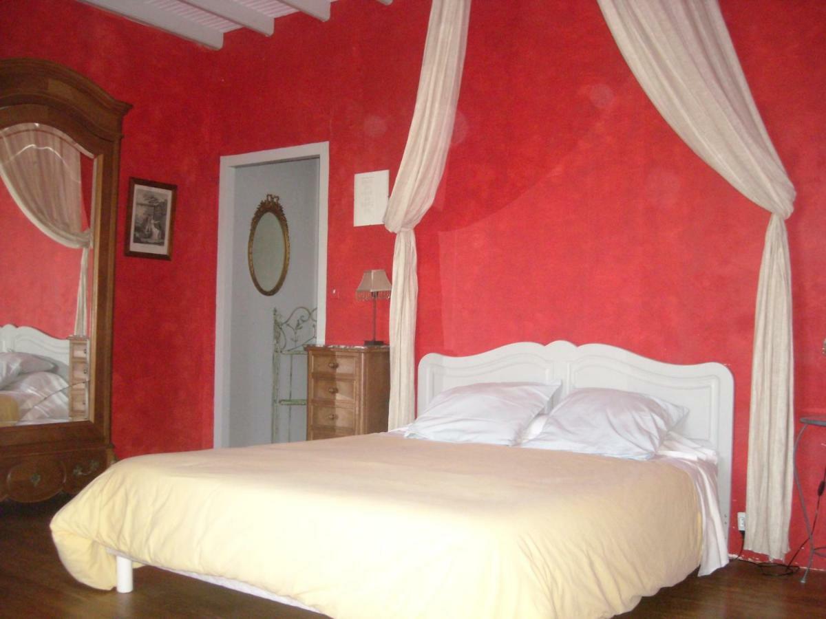 La Tour Des Laudes Bed & Breakfast Breuil-Barret Екстериор снимка