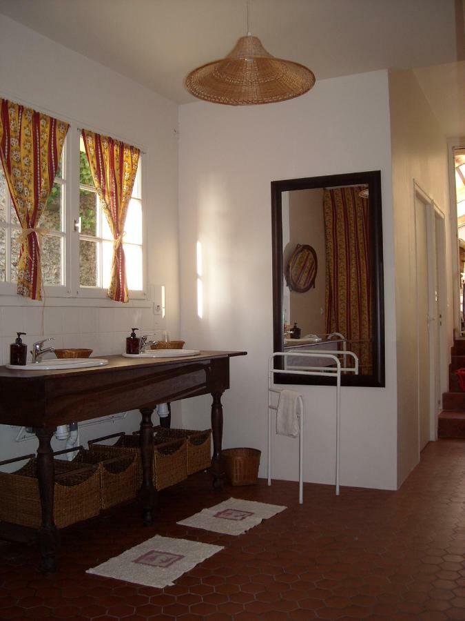 La Tour Des Laudes Bed & Breakfast Breuil-Barret Екстериор снимка